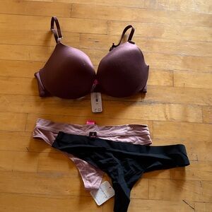 La SENZA Mauve and Black Push-Up Bra & Thongs Set